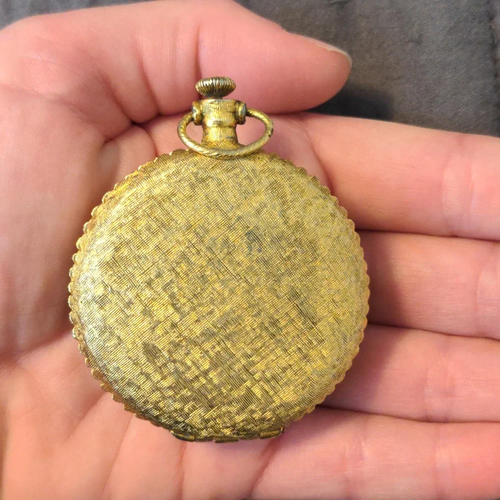Vintage Max factor Cameo Watch Stlye Powder Compact